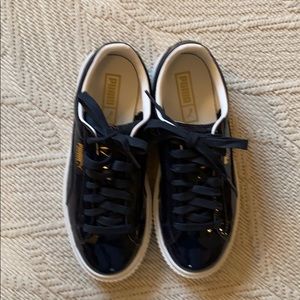 Puma Basket platform dark navy patent sneakers!
